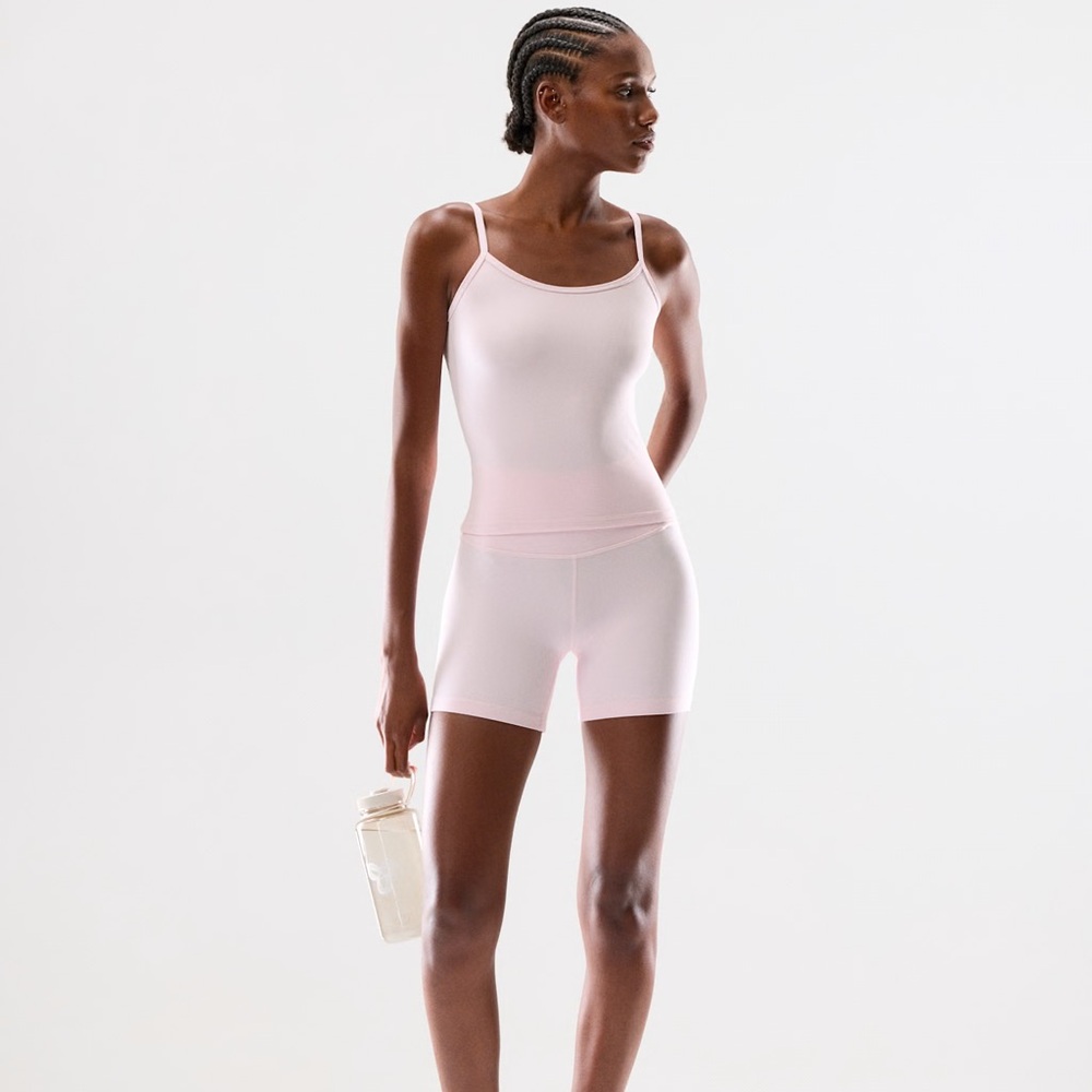 Villa pink Aritzia shorts and tank SET size 6 and Medium BUTTER GOLDEN